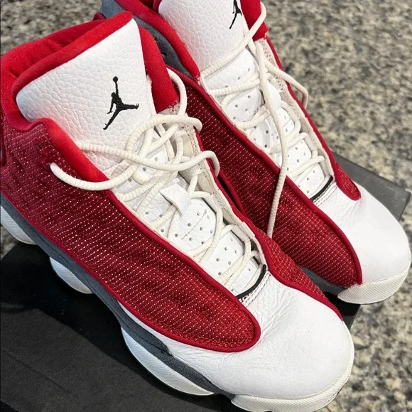 Jordan Kids Sneakers in Red and White - Picture 3 of 16